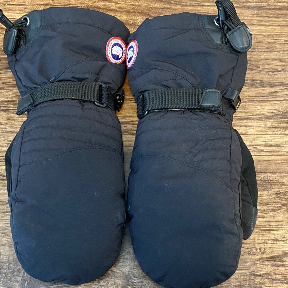 Women’s Canada Goose Mittens